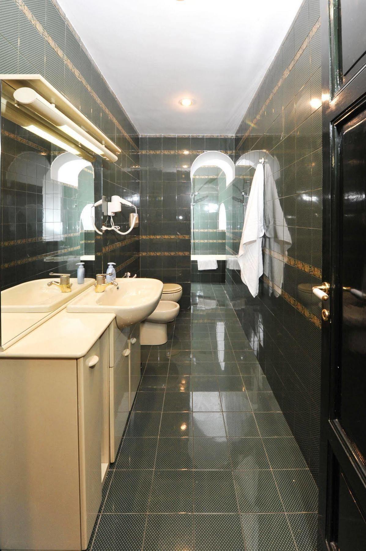 Trinity Guest House Roma Ngoại thất bức ảnh