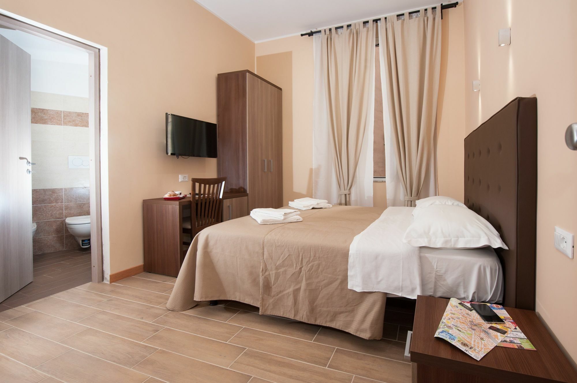 Trinity Guest House Roma Ngoại thất bức ảnh