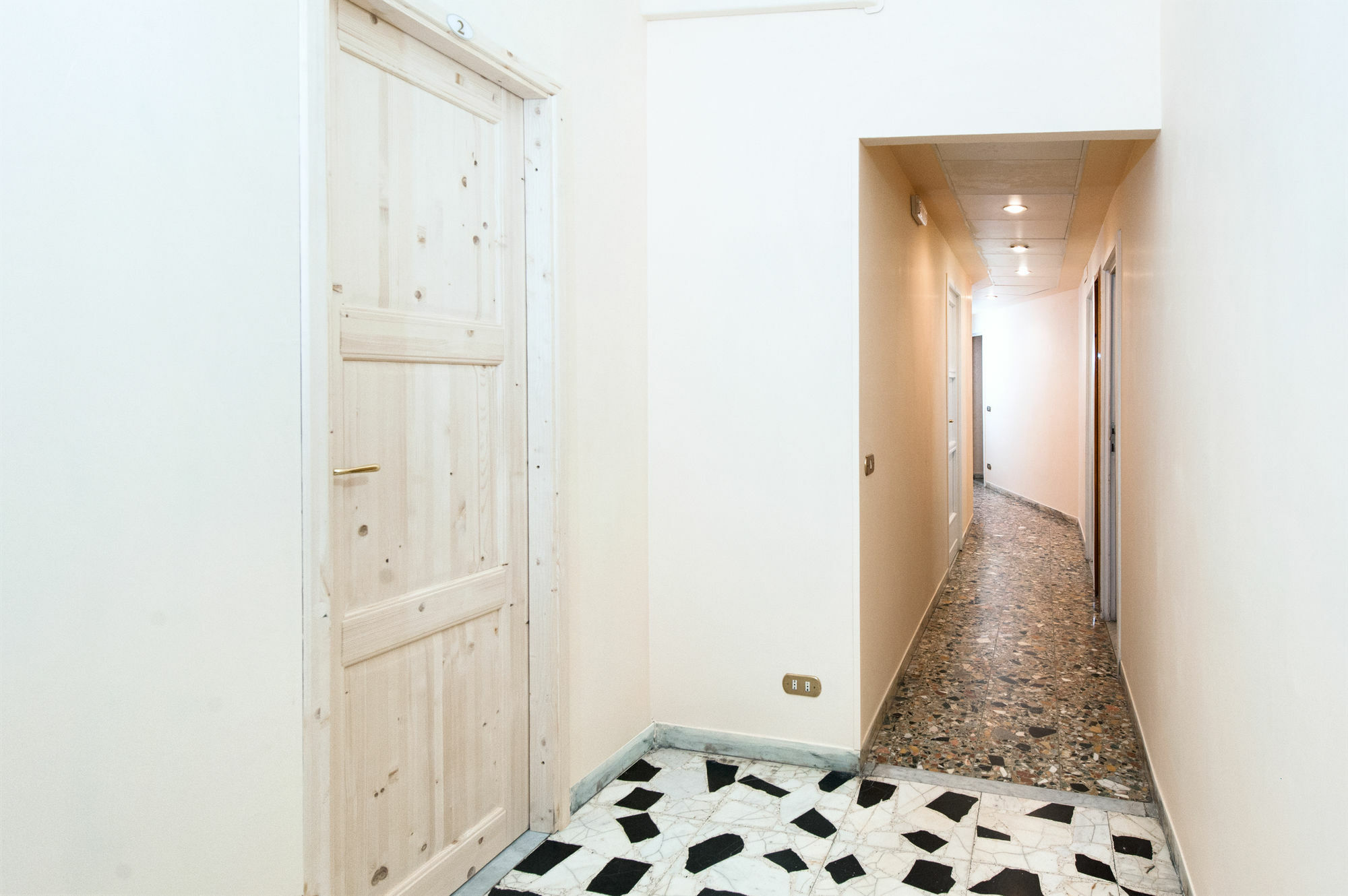 Trinity Guest House Roma Ngoại thất bức ảnh