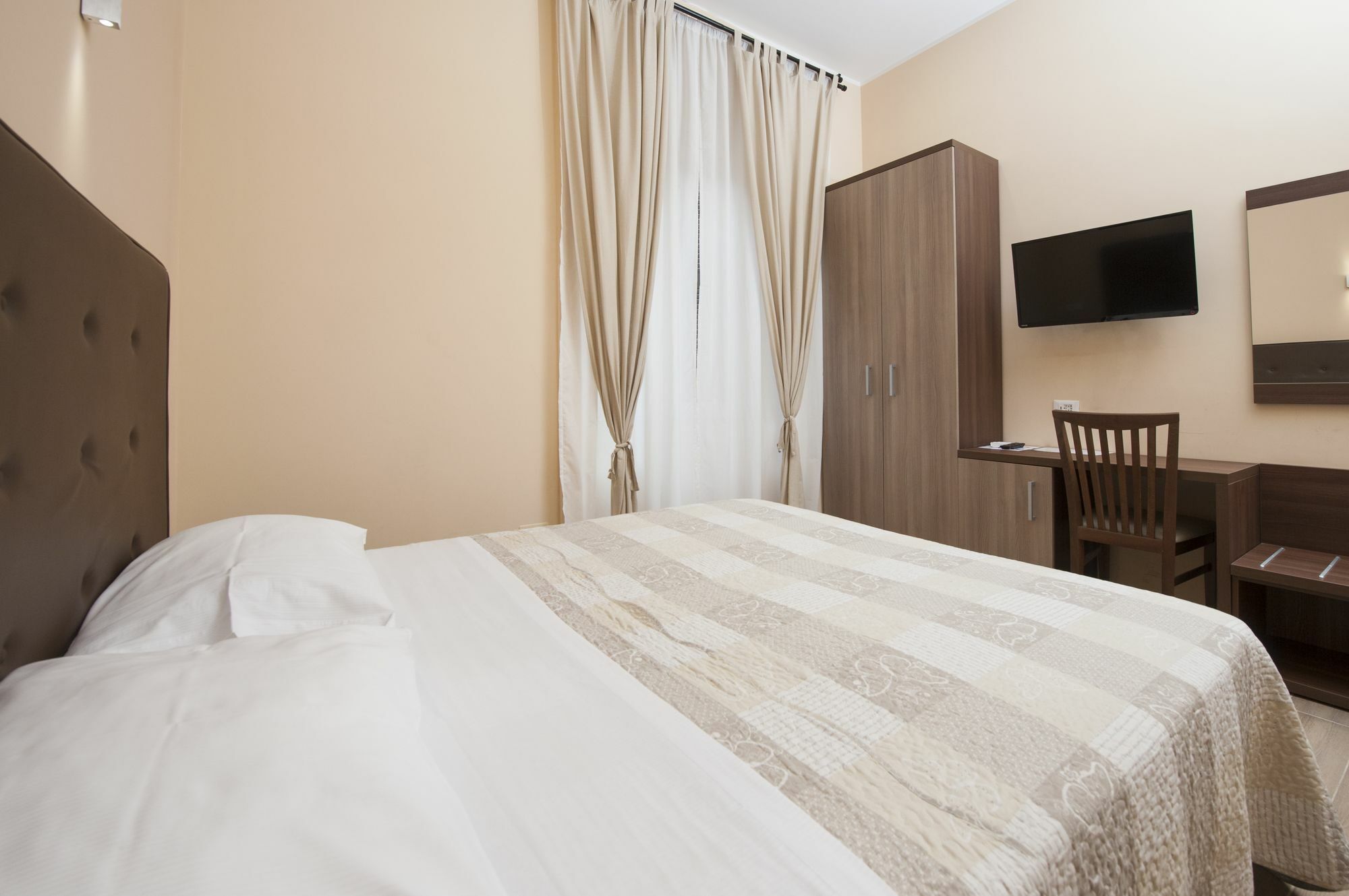 Trinity Guest House Roma Ngoại thất bức ảnh