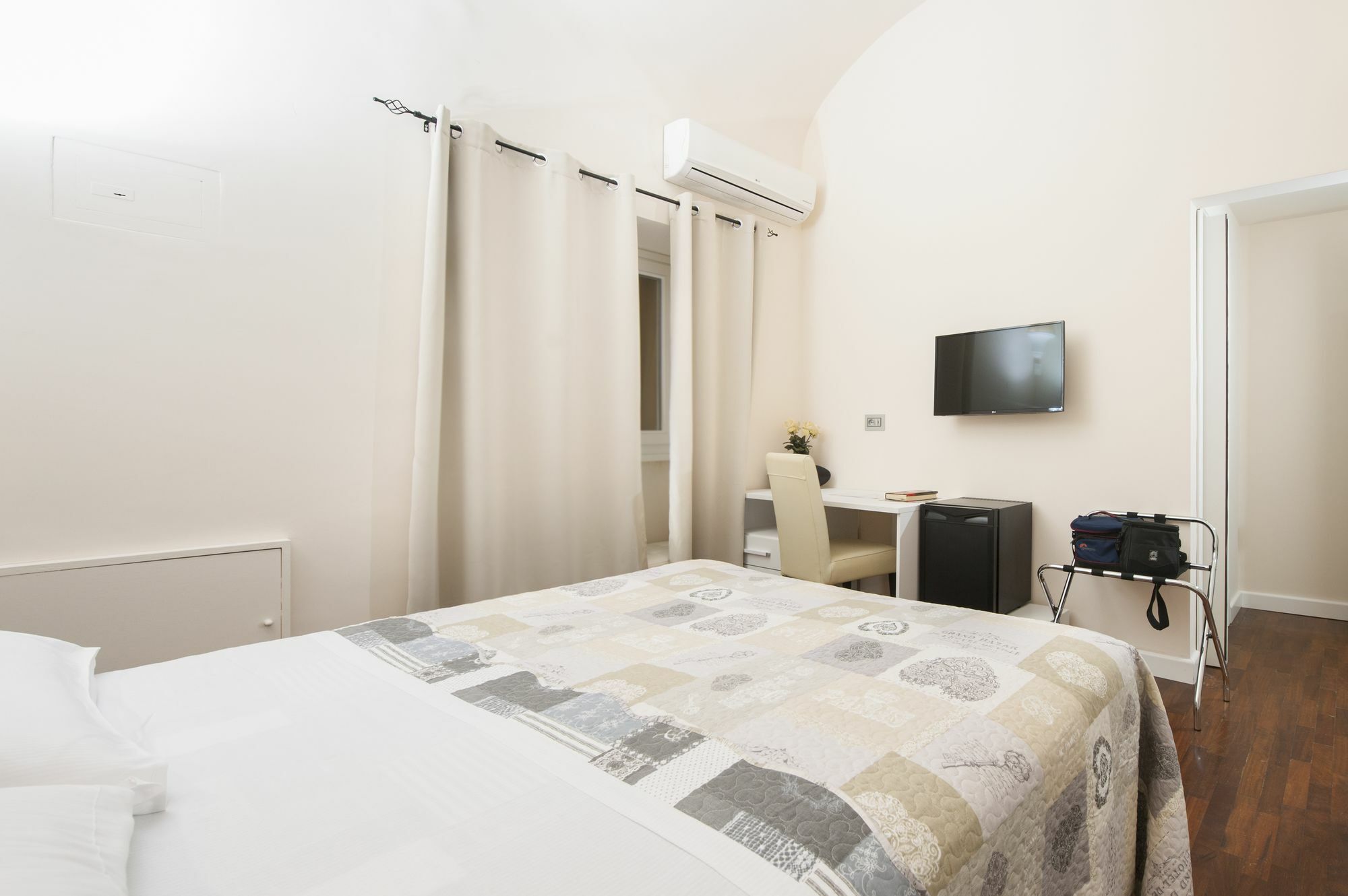 Trinity Guest House Roma Ngoại thất bức ảnh